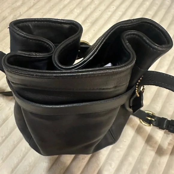 Reserved listing coach - Picture 4 of 8